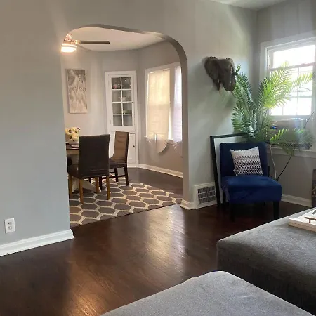 Cozy, Upstairs Apartment Pets Welcome With Fee Family Friendly Close To Everything Cleveland Esterno foto