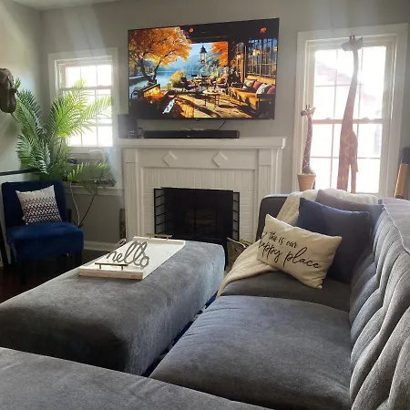 Cozy, Upstairs Apartment Pets Welcome With Fee Family Friendly Close To Everything Cleveland Esterno foto